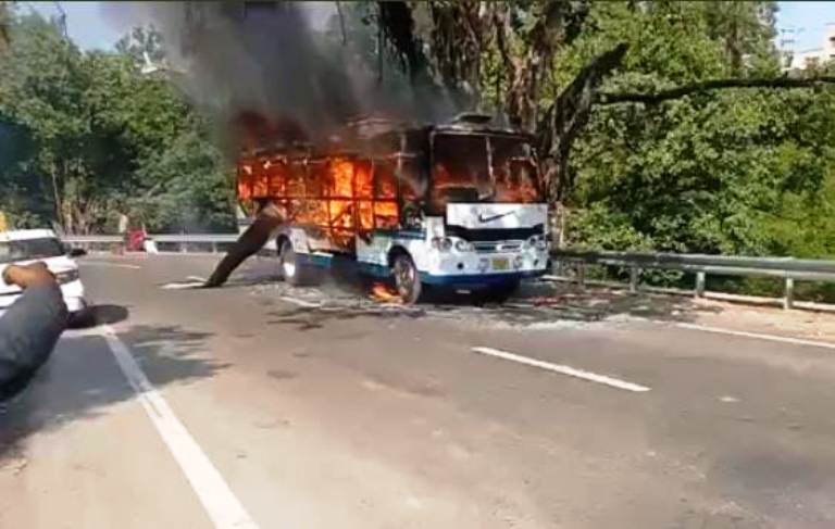 4 dead, 20 injured as bus carrying Vaishno Devi pilgrims catches fire on way to Jammu