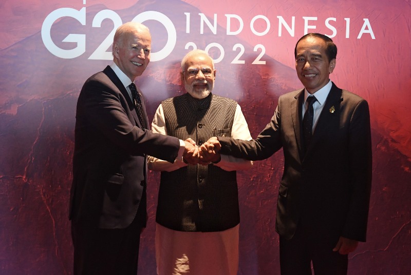 Narendra Modi interacts with 800 members of Indian diaspora in Bali