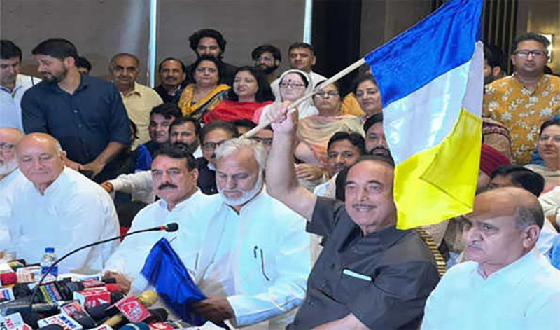 Ghulam Nabi Azad announces Democratic Azad Party