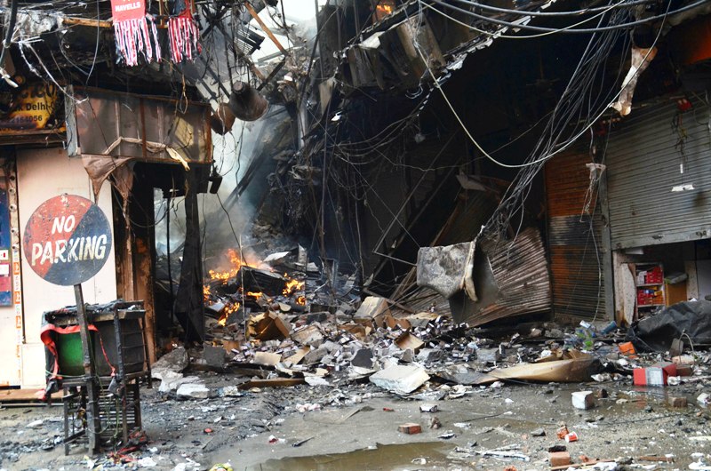 Fire in Delhi's electronic marketplace continues for over 24 hours, 3 buildings collapsed