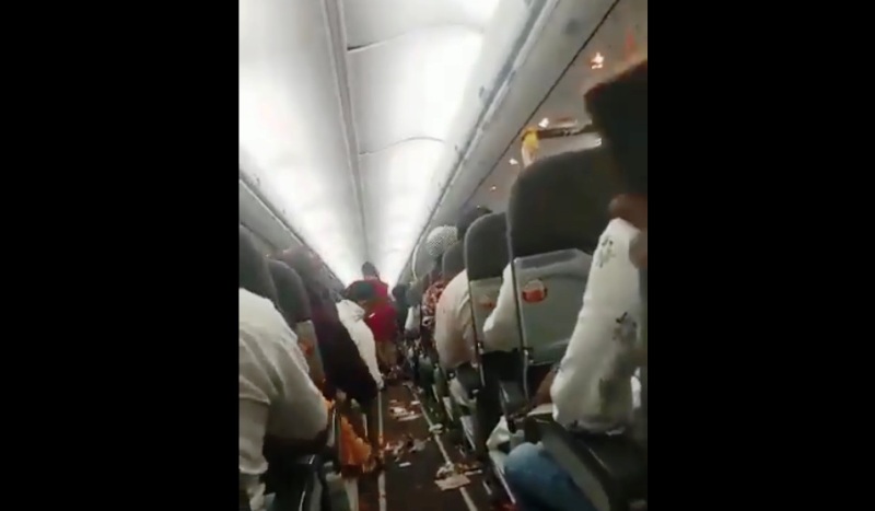 SpiceJet flight faces turbulence during landing in WB's Durgapur, DGCA de-roster 2 employees for allowing aircraft's take-off again
