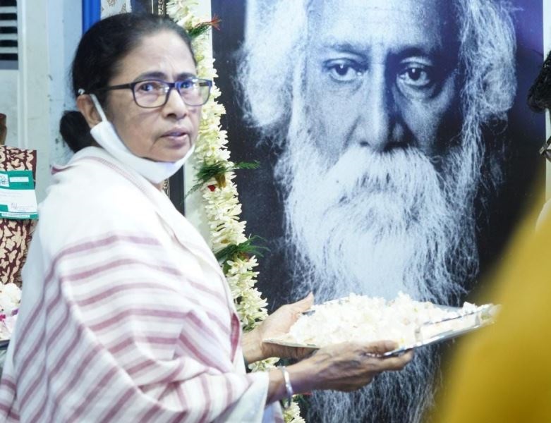 Sahitya Akademi member Anadiranjan Biswas resigns after Mamata Banerjee was honoured with special award