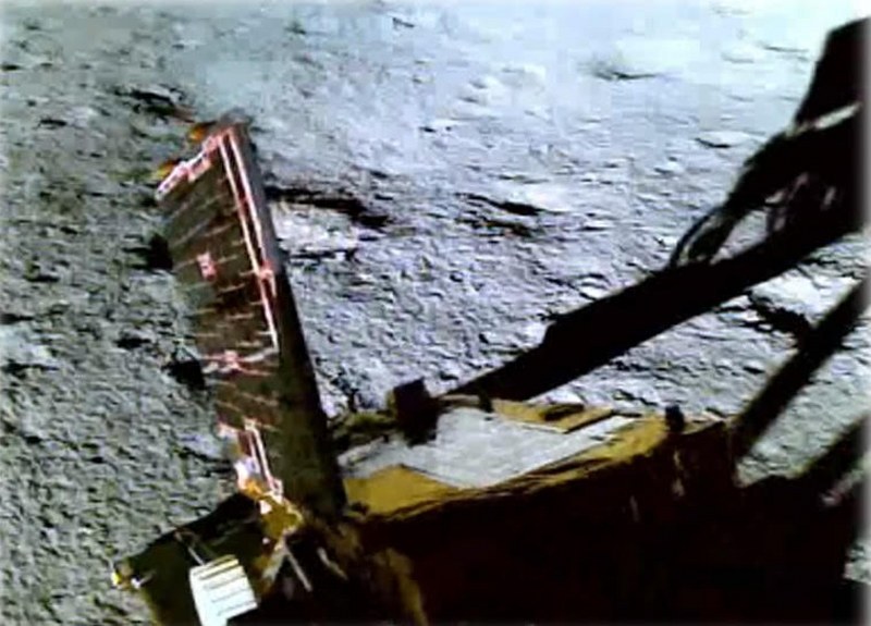 ISRO shares an important visual of the rover rolling down onto the Moon