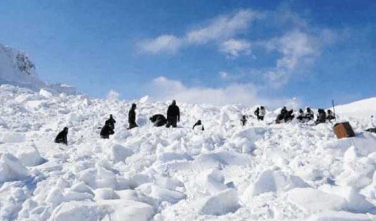 Labourer killed, another missing after avalanche hits central Kashmir's Ganderbal