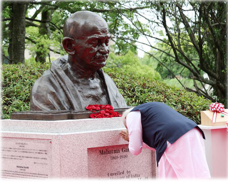 Japan: PM Narendra Modi unveils Mahatma Gandhi's bust in Hiroshima