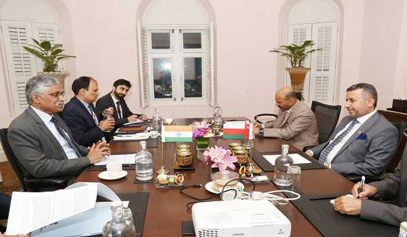 Defence Secretary meets Saudi, US, Oman delegates at Aero India