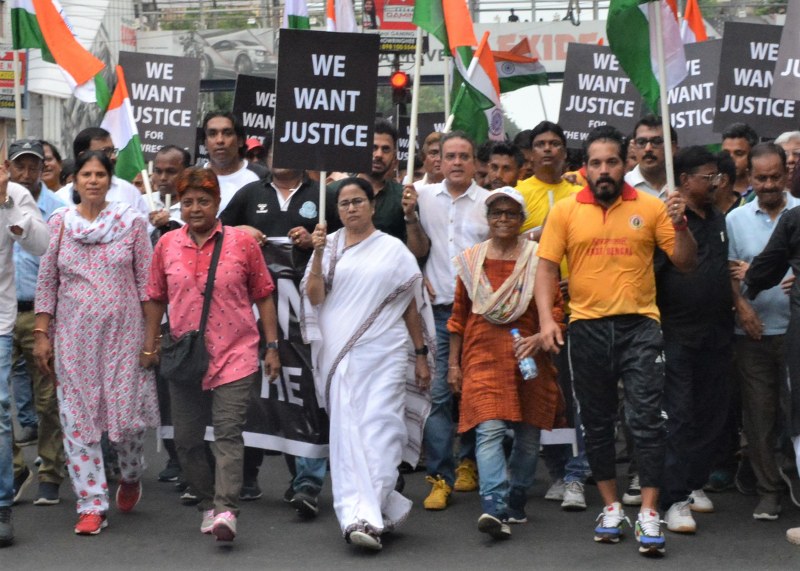 Kolkata: Mamata Banerjee participates in rally to protest against 'manhandling' of wrestlers at Jantar Mantar