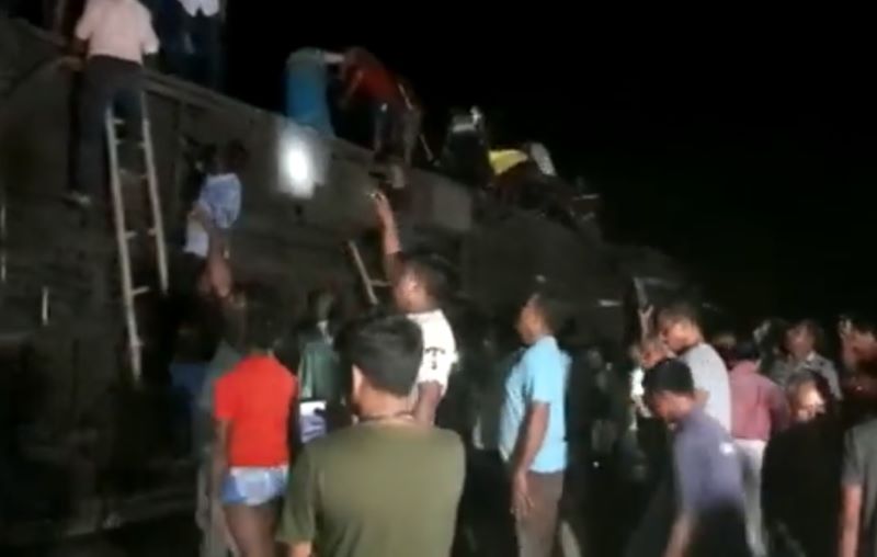 Coromandel Express collides with freight train in Odisha's Balasore, derails; many feared dead