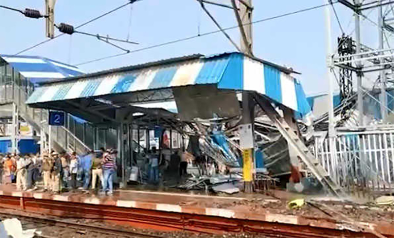 West Bengal: Three people die after water tank falls on them in Burdwan Railway Station