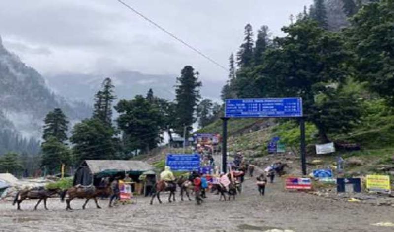 Amarnath Yatra: Fresh batch of 3,111 pilgrims leave from Jammu base camp
