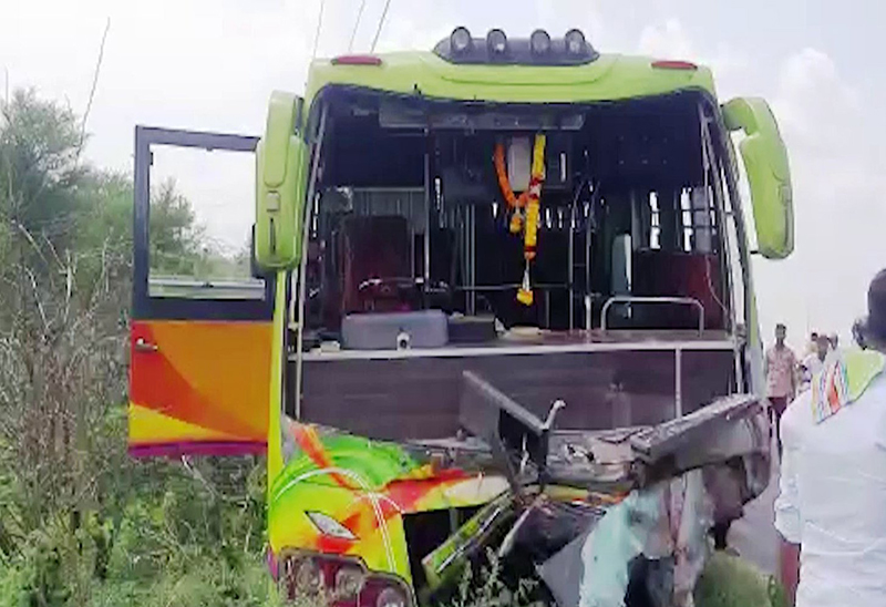 Karnataka: 10 die as Innova-bus collide head-on near Mysuru