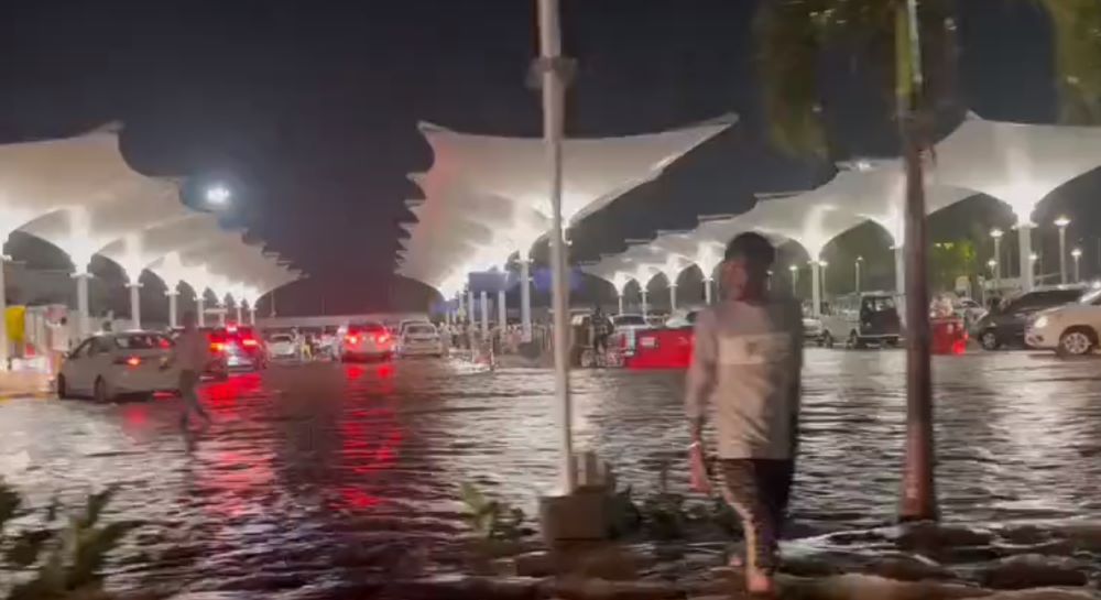 Ahmedabad airport waterlogged after heavy rains pound Gujarat; passengers brave knee-deep water