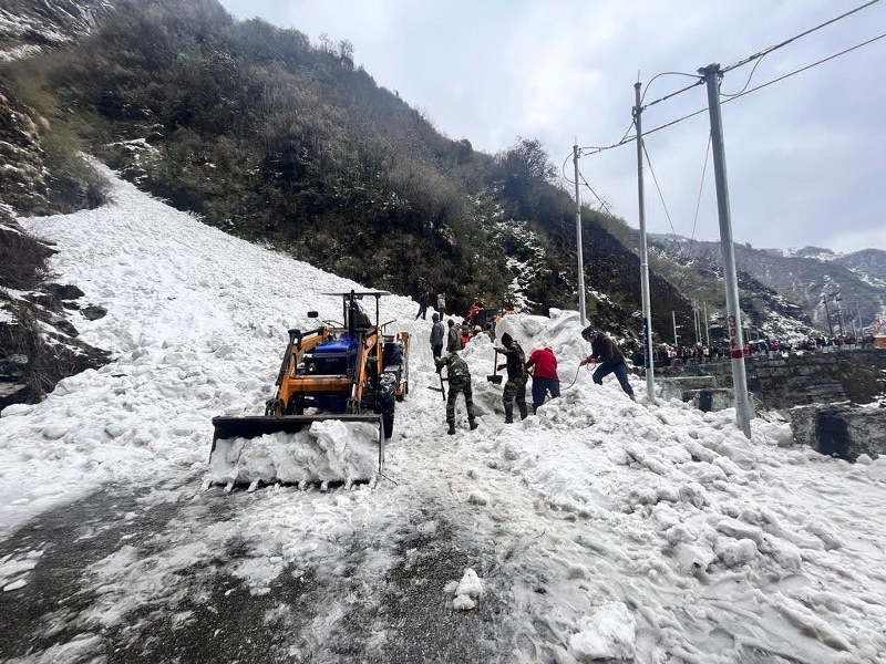 Avalanche near Sikkim's Nathu La mountain pass leaves 7 people dead