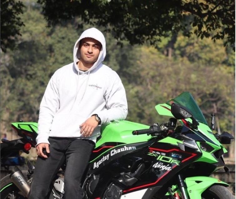 YouTuber dies in horrific Yamuna Expressway crash amid attempts to hit 300 kmph on superbike