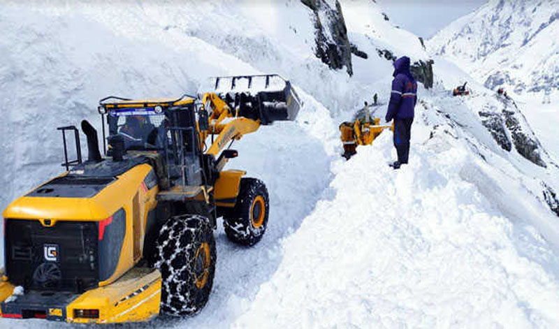 Srinagar-Kargil highway shut down due to avalanches