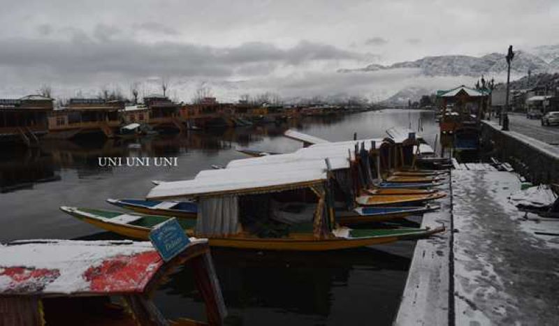 Kashmir: Srinagar, other major towns receive season's first snowfall
