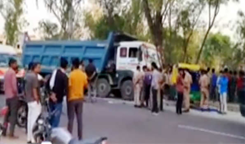 Six killed, 2 injured as truck hits auto in Uttar Pradesh's Chitrakoot