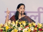 Sunita Kejriwal reads out Arvind Kejriwal's 6 poll promises in INDIA bloc's Ramlila Maidan rally