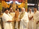 PM Modi offers prayers at Guruvayur temple in Kerala