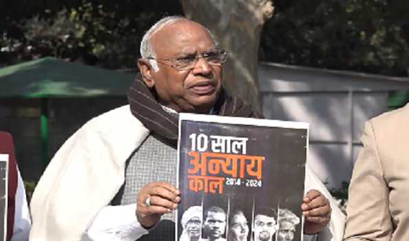 Congress releases black paper '10 Saal Anyay Kaal' against Modi govt