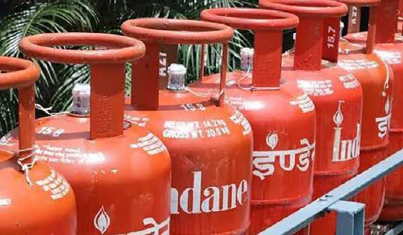 Yogi Adityanath-led UP govt promises to provide free gas cylinders to women on Holi