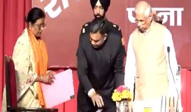 21 ministers take oath in first cabinet expansion of Nitish government
