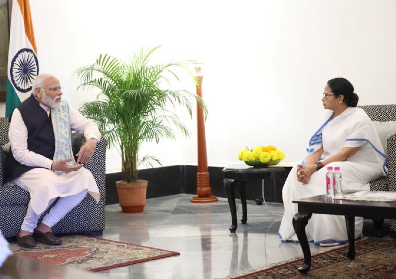 'Raised issues of state': Mamata Banerjee meets PM Modi at Raj Bhavan in Kolkata