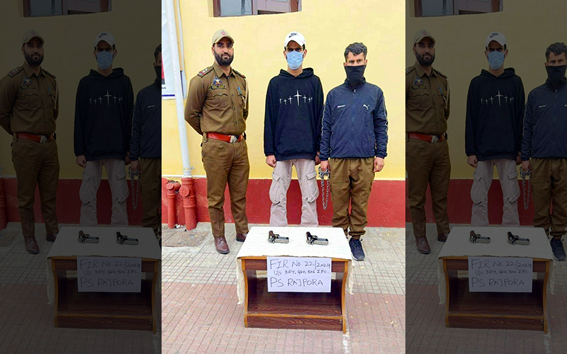 Jammu and Kashmir police recover extortionist with two toy pistols in Pulwama