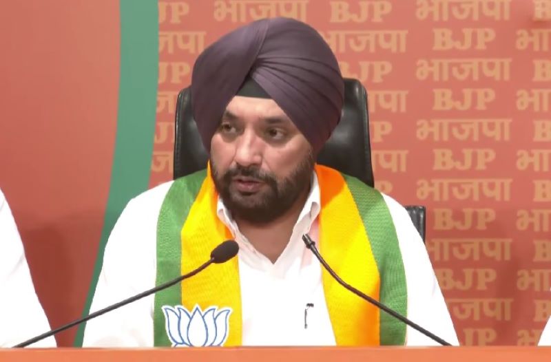 Congress leader Arvinder Singh Lovely, who recently quit Delhi chief's post, joins BJP