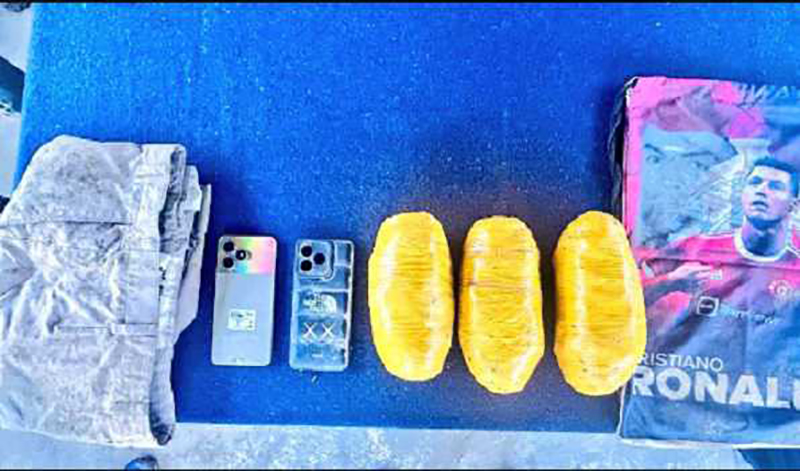 BSF thwarts smuggling attempt by Pakistani smugglers, recovers 3.2 kg heroin during search operation