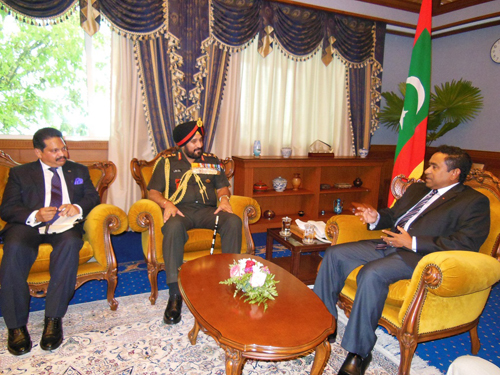 Bikram Singh meets Maldives Prez