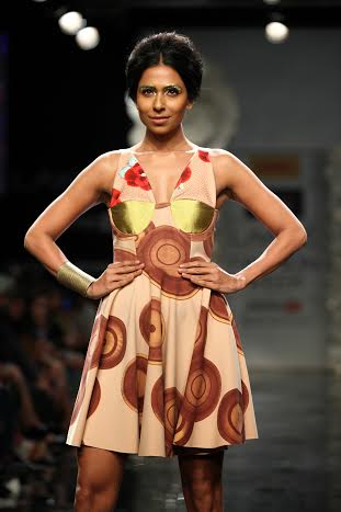 Shilpa Shetty walks the ramp at Lakme Fashion Week