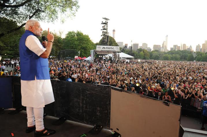 Modi reaches out to youths at New York rock concert 