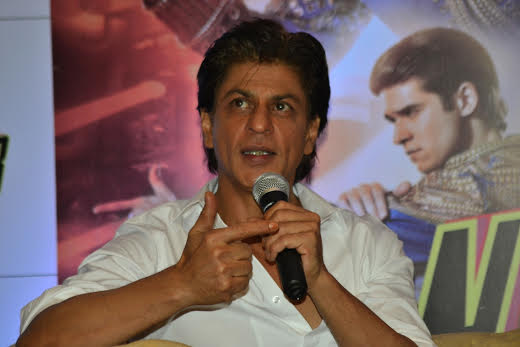 SRK celebrates 'Happy New Year' in Kolkata 