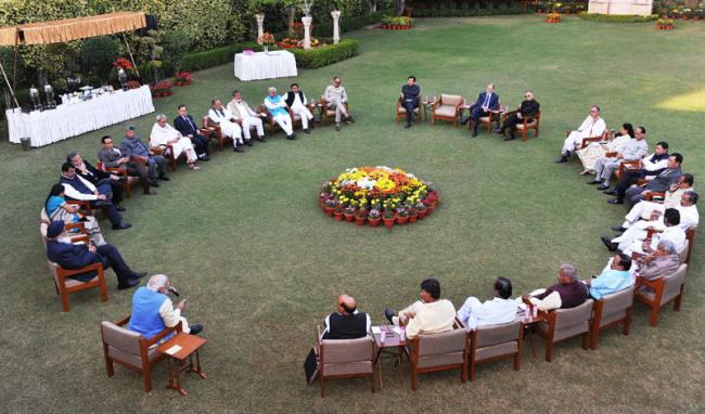 PM Modi meets CMs over Planning Commission