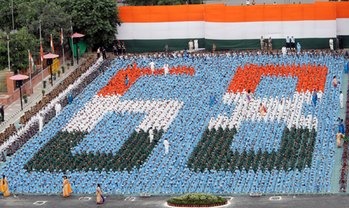 Narendra Modi inspecting the Guard of Honour at Red Fort