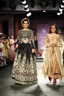 Kangana Ranaut walks for Anju Modi
