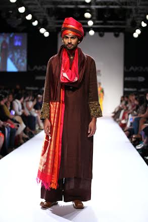 Designer Gaurang showcases collection at LFW