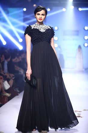 Diana Penty  walks the ramp at Lakme Fashion Week  