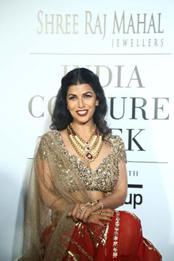 Malaika, Nimrat Kaur walk for Rina Dhaka