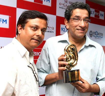 Sabyasachi Chakraborty and 92.7 Big FM celebrate award win