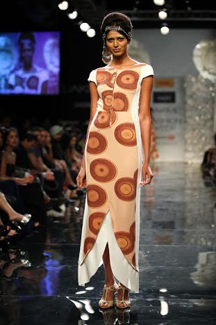 Shilpa Shetty walks the ramp at Lakme Fashion Week