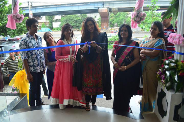 Rituparna launches designer boutique 