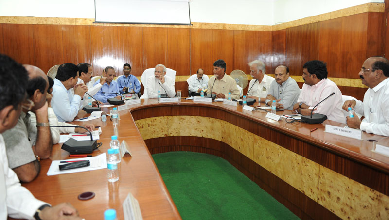 PM visits Hudhud-hit Visakhapatnam