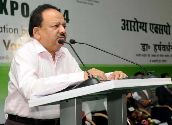  Harsh Vardhan lighting the lamp 