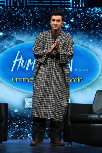 Ranbir, Anushka pledge their movie costumes for charity