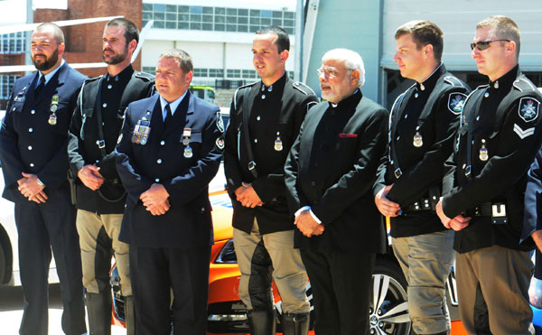 Narendra Modi being warmly received by the Prime Minister of Australia