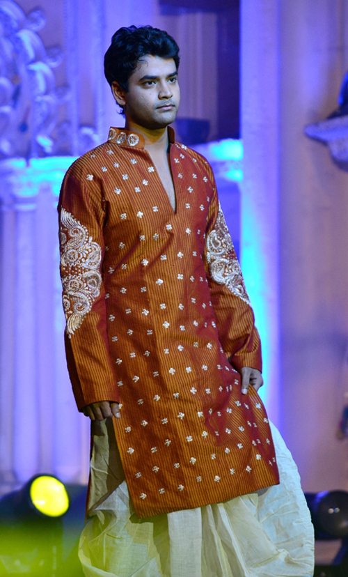 92.7 Big FM celebrates 'Big Barsho Baron'