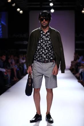 Kriti Sanon walks the ramp at Lakme Fashion Week 