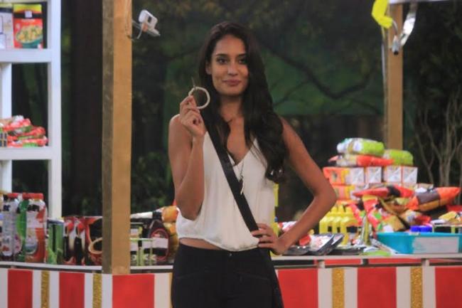 Lisa Haydon appears in Bigg Boss
